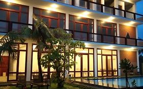 Hi Win Hotel  3*