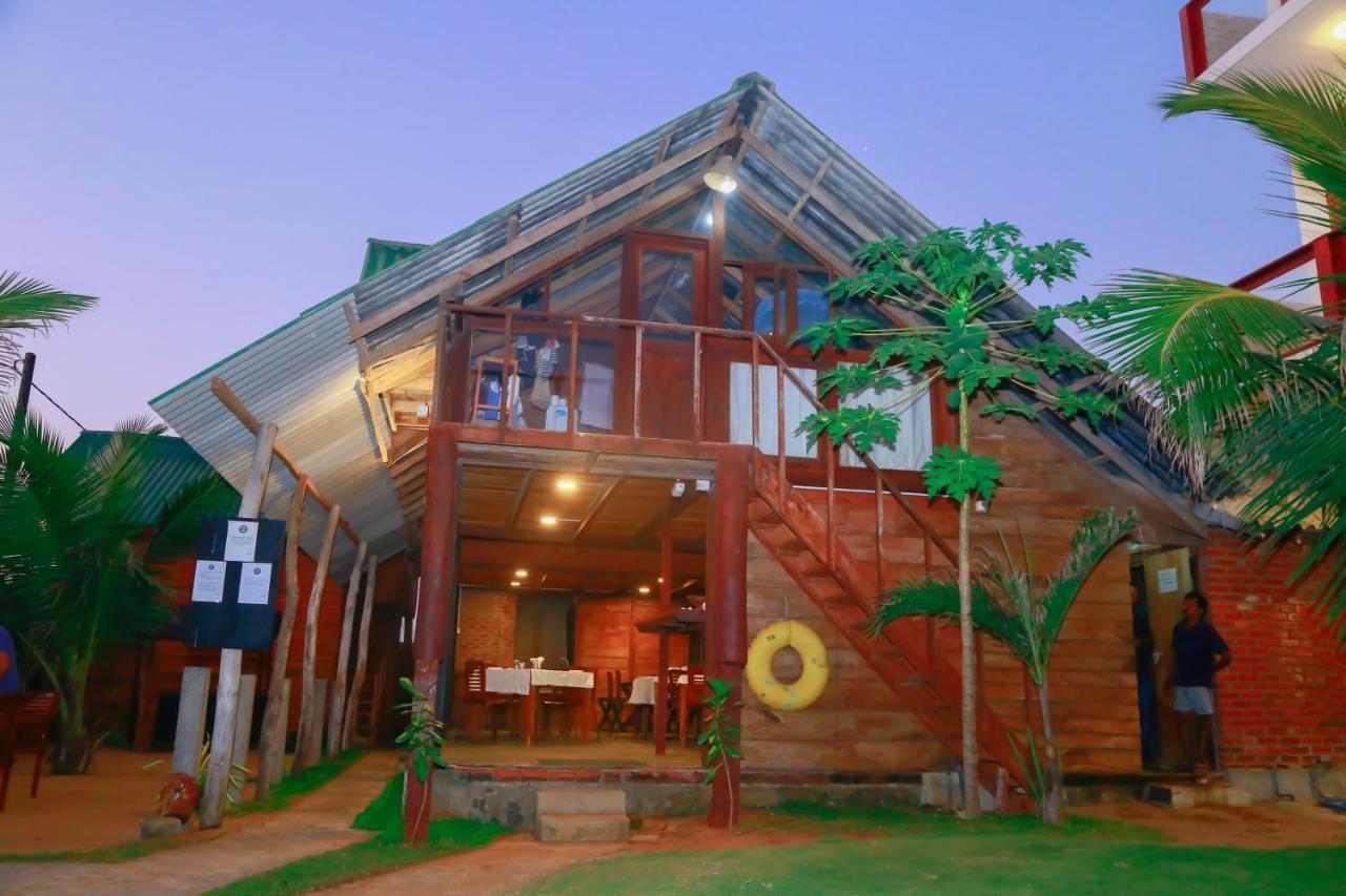 Hi Win Hotel Chilaw Extérieur photo