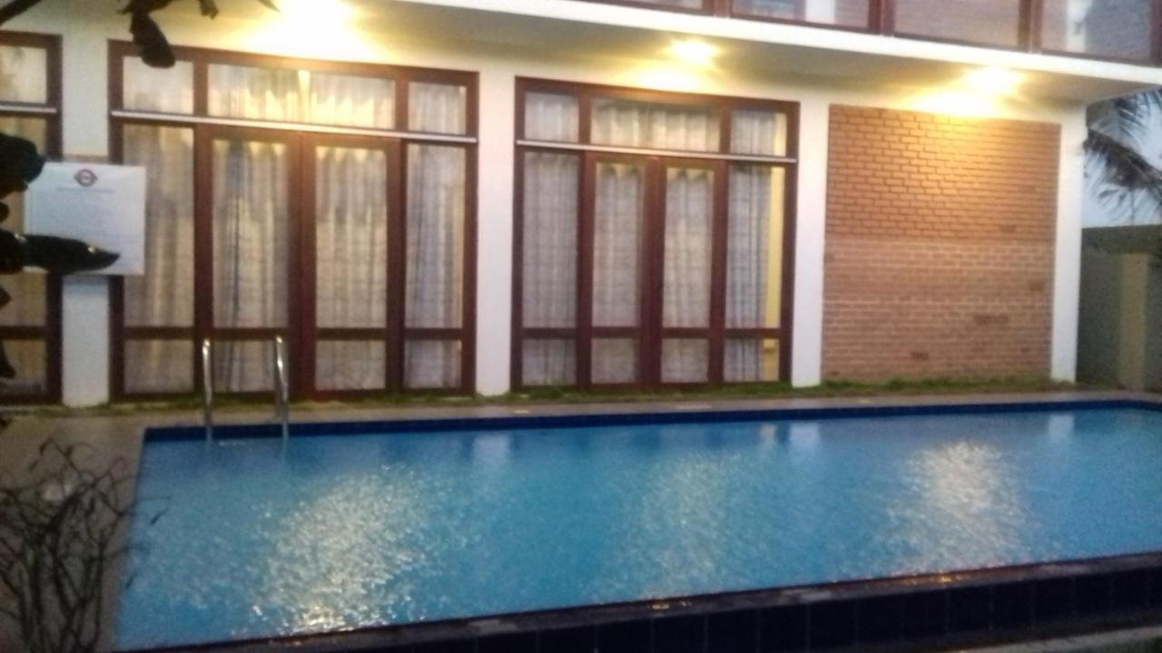 Hi Win Hotel Chilaw Extérieur photo