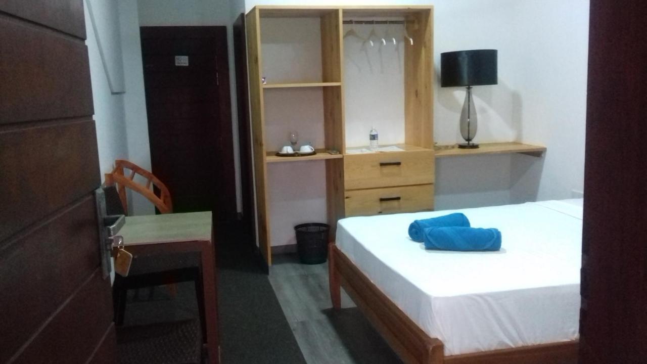 Hi Win Hotel Chilaw Extérieur photo